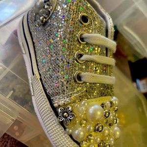 Handmade baby sneakers matching turban